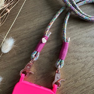 Chaîne de téléphone portable en corde colorée - fuchsia - rosé | Chaîne de téléphone portable à changer | Sangle pour téléphone portable avec pendentif breloque coeur