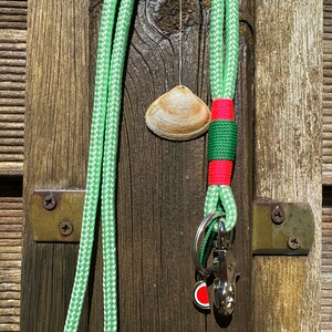 Schlüsselband Summer Vibes aus Tau Ausweisband Schlüsselanhänger mit Karabiner und Schlüsselring neon bunt mit Charm Anhänger 4 melone