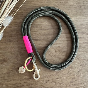 SB-oliv-pink-2 | Schlüsselband aus Tau in oliv - pink mit Muschel Anhänger | Lanyard | Schlüsselanhänger mit Karabiner und Schlüsselring
