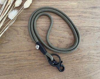 Schlüsselband aus Tau in oliv - schwarz  |  Ausweisband | Lanyard | Schlüsselanhänger mit Karabiner und Schlüsselring