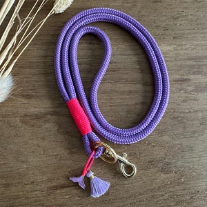 SB-viol-flam-2-2 | Schlüsselband aus Tau in lila - neon - gold | Ausweisband | Lanyard | Schlüsselanhänger mit Karabiner und Schlüsselring