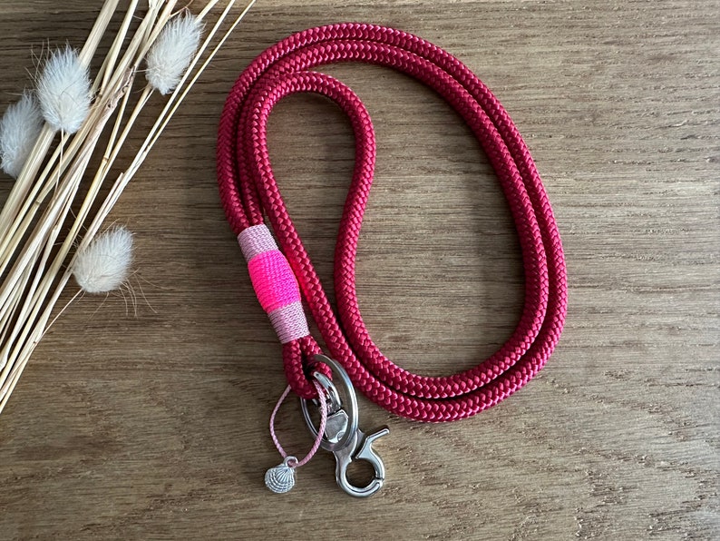 Schlüsselband Summer Vibes aus Tau Ausweisband Schlüsselanhänger mit Karabiner und Schlüsselring neon bunt mit Charm Anhänger 3 rot-rosa-pink