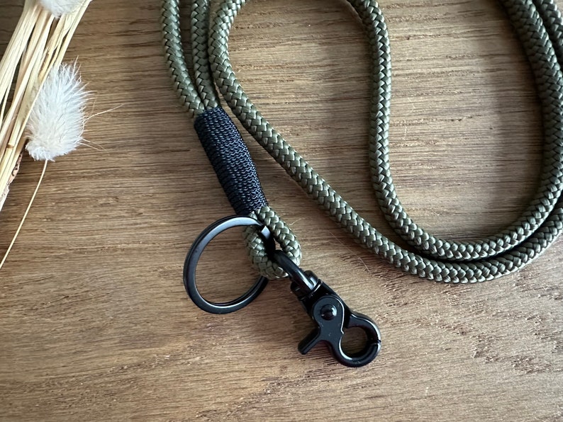 Schlüsselband aus Tau in oliv schwarz Ausweisband Lanyard Schlüsselanhänger mit Karabiner und Schlüsselring ohne Herz-Anhänger