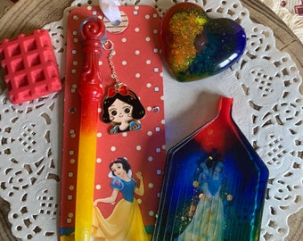 Kit for diamond painting made in epoxy resin on the theme of a princess (tray, pen/stylus and Cover minder). Handmade