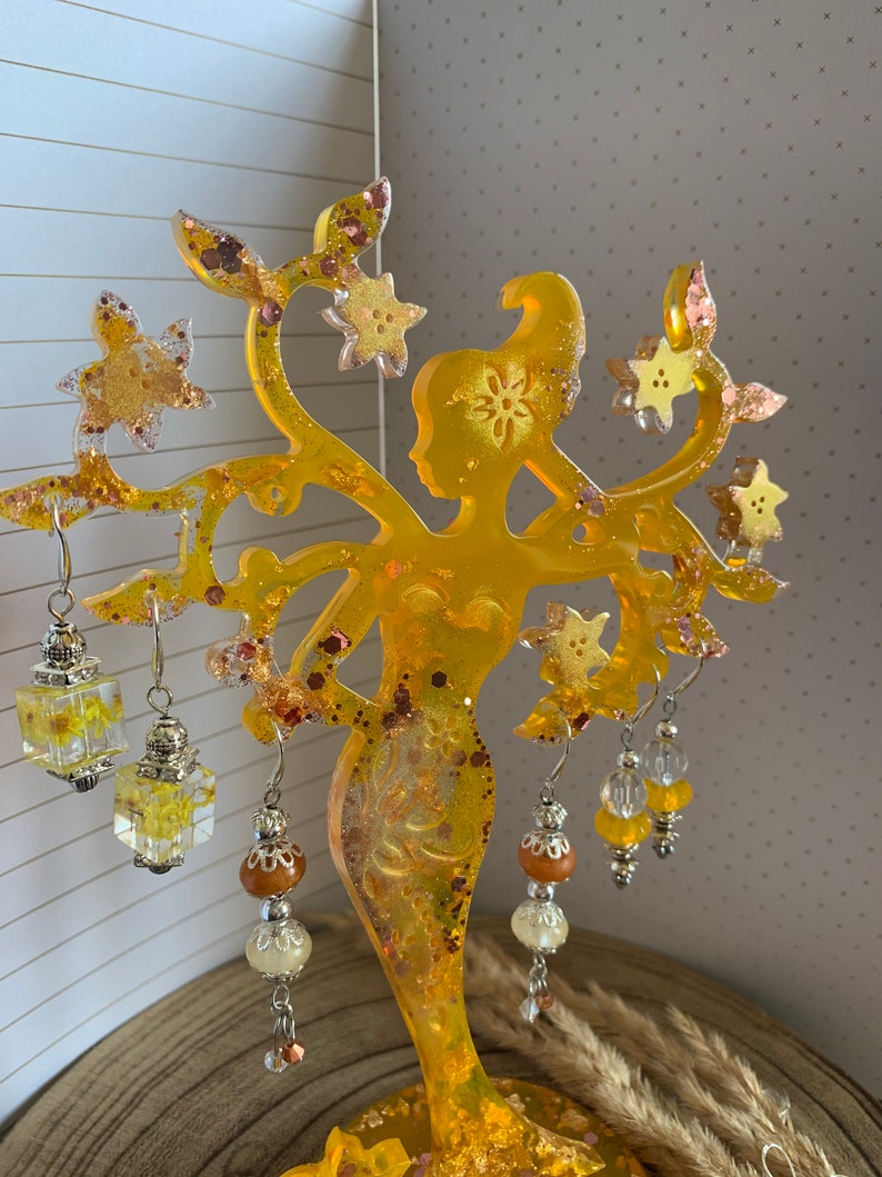 Fairy tree jewelry holder made of yellow epoxy resin and matching sparkling glitter Gift idea. Handmade image 3