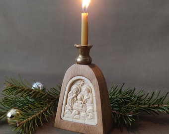 El belén. Candelero de madera hecho a mano. El nacimiento de Cristo. Utensilios de iglesia. Regalo de Navidad. Regalo para Pascua. Regalo religioso. Vela