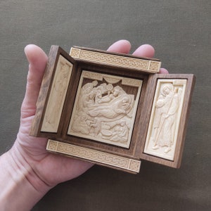 Geschnitzte handgemachte hölzerne Ikone.Triptychon der Geburt Christi.Erzengel Michael.Erzengel Gabriel.Faltende.Orthodoxe.Katholische Ikonen.Geschenk