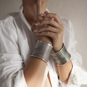 Zilvermessing manchetarmband | Brede verstelbare boho-armband | Handgemaakte tribale sieraden | Etnische statement-manchet