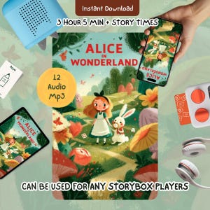 Puede incluir: Un set de audiolibros digitales de Alicia en el país de las maravillas con 12 archivos MP3, una duración de 3 horas y 5 minutos y cuentos. La ilustración muestra a Alicia y al Conejo Blanco en un bosque colorido. Compatible con varios reproductores.