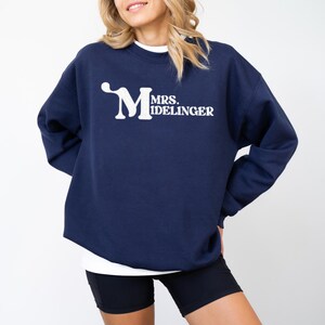 Bluza z haftem dla panny młodej Spersonalizowane bluzy z okrągłym dekoltem dla panny młodej Haftowany niestandardowy sweter dla panny młodej Prezenty na wieczór panieński dla przyszłej pani