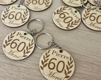 Porte clé en bois à personnaliser idée cadeau pour invités anniversaire ou mariage cadeau tendance en bois