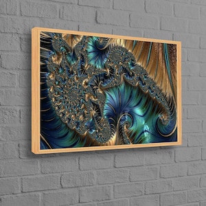 Op de afbeelding: Abstracte kunstprint met een wervelend patroon in blauwe, groene en gouden kleuren. De print is ingelijst in een natuurlijke houten lijst.
