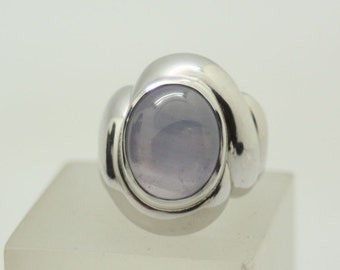 Oval Star Sapphire Design Ring in 750/1000 white gold Unique