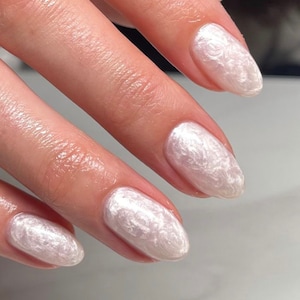 Pearl shell oyster press on nails| pearl chrome nails|