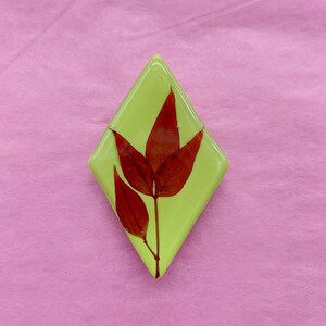Pressed Flower Polymer Clay & Resin Magnetic - Fridge Magnet - Refrigerator Magnet - Handmade - Red Leaves - Green - Diamond