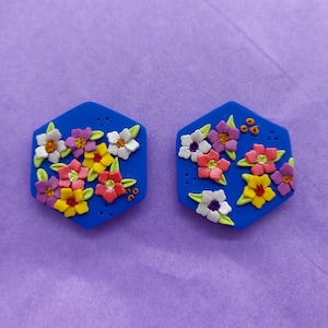 Polymer Clay Flower Magnetic - Fridge Magnet - Refrigerator Magnet - Handmade - Handcrafted Flowers - Blue Base - Hexagon
