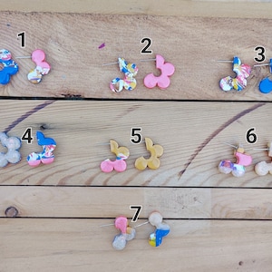 Diseño reversible de flor Huggie Hoop - Hecho a mano - Joyería hipoalergénica de arcilla polimérica