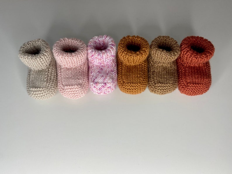 Andréa Chaussons bébé tricotés Handmade/premier chausson/premier noël/valise naissance/idée cadeau/bébé/layette/100%fait main image 7
