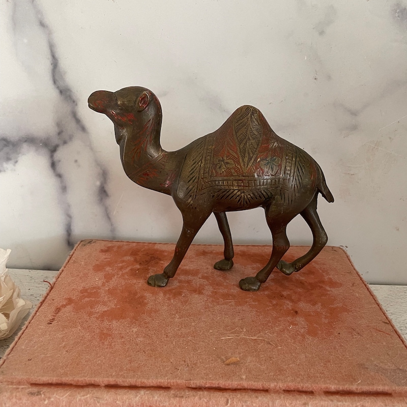 Figurine Chameau Pop Art – Sculpture Design En Résine, Objet Déco Animal Collection