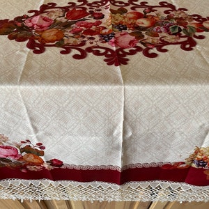 Vintage Table Cover, Vintage Tablecloth, Lace Tablecloth, Vintage Linens, Table Linens, Dining Tablecloth, Violet Linen, Ascott Tablecloth