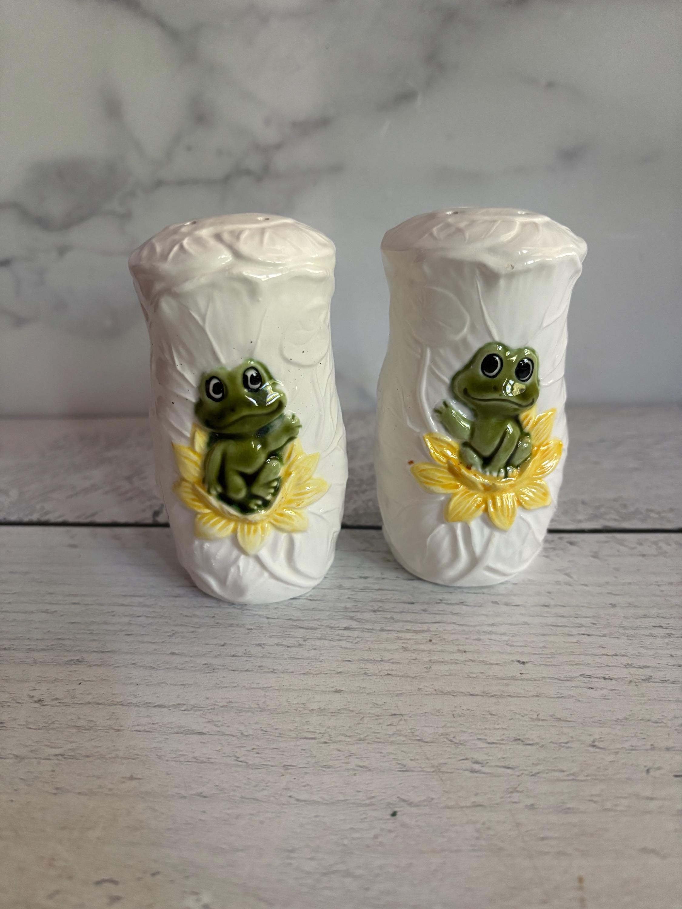 Vintage Salt and Pepper, Vintage Pair (2) 1976 Sears 
