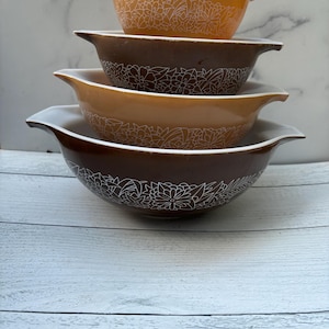 Vintage Pyrex, Woodland Brown, Pyrex Nesting Bowls, Pyrex Mixing Bowls, Retro Pyrex, Retro Bowls, Retro Dishes, Cinderella Mixing Bowl Set