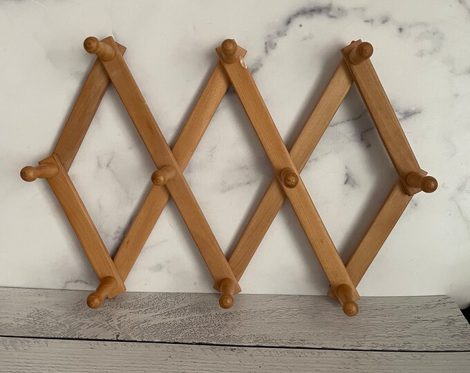 Accordian Rack, Vintage Coat Hanger, Expandable Coat Rack, Wall Mounted