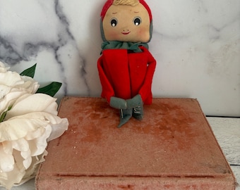 Christmas gnome,Knee Hugger, Vintage Elf, Sitting Elf, Cloth Elf, Old Elf