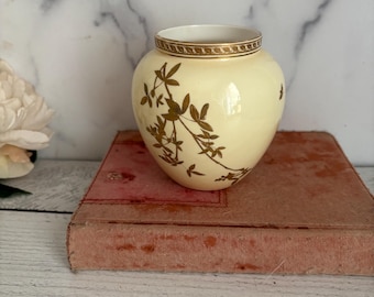 Antique c.1875-90 British Spode Copeland Victorian Japonism Gold Relief and Cream Vase