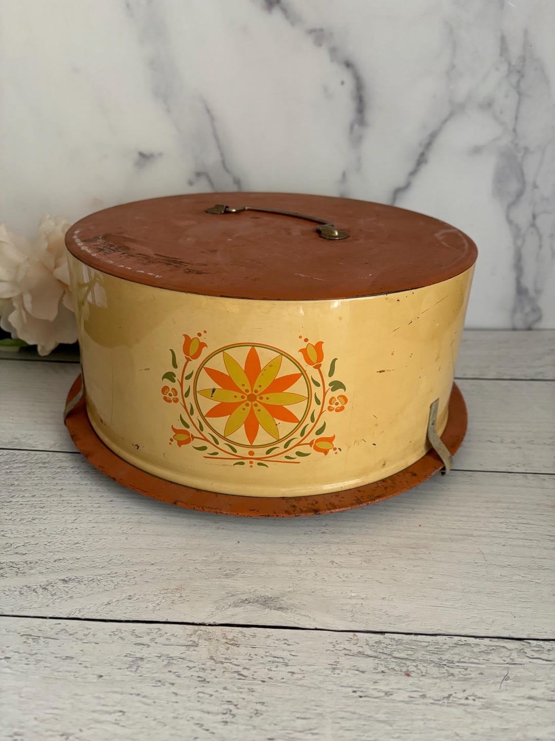 Vintage Metal Cake Carrier