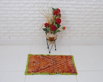 Small Moroccan Rug, Vintage Moroccan rug, Boujaad Rug Hand Woven, Berber rug , Pink Abstract Moroccan Rug 60 x 40 cm - 1.9 x 1.3 ft