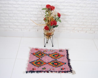 Small Moroccan Rug, Vintage Moroccan rug, Boujaad Rug Hand Woven, Berber rug , Red Abstract Moroccan Rug 60 x 50 cm - 1.9 x 1.6 ft