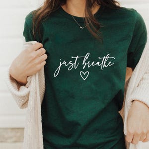 Chemise Just Breathe : t-shirt de yoga motivant image 1