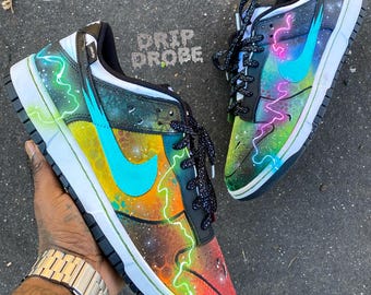 Custom Retro Dunk Lows – Handgeschilderde Galaxy Dunks – Unieke custom sneakers – Authentieke Dunks – Uniek ontwerp