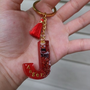 Llavero personalizado con letras de adentro hacia afuera y nombre