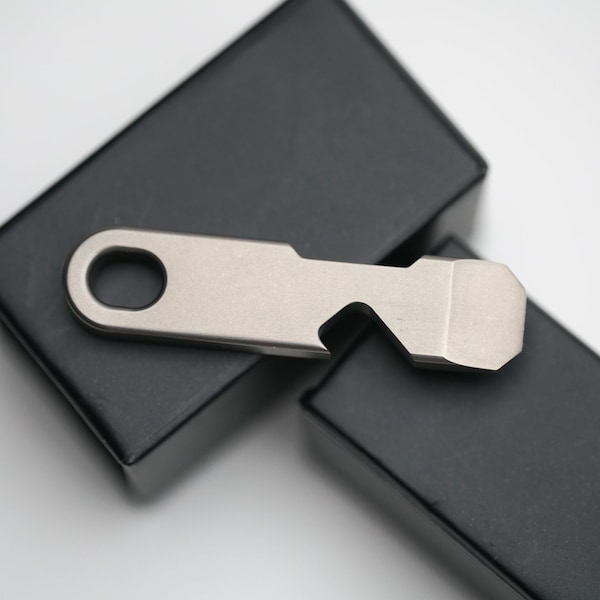 Titanium Pocket Prybar QuickPry EDC Gear, Mini Pry Bar for Everyday Carry Sleek Keychain Tool,Pocket Tool, Multi Tool prybar, Camping Gear