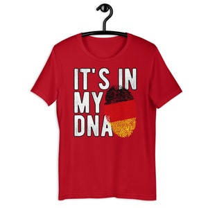 Proud of my roots: Germany shirt with DNA motif and flag - perfect dad  gift for football fans "