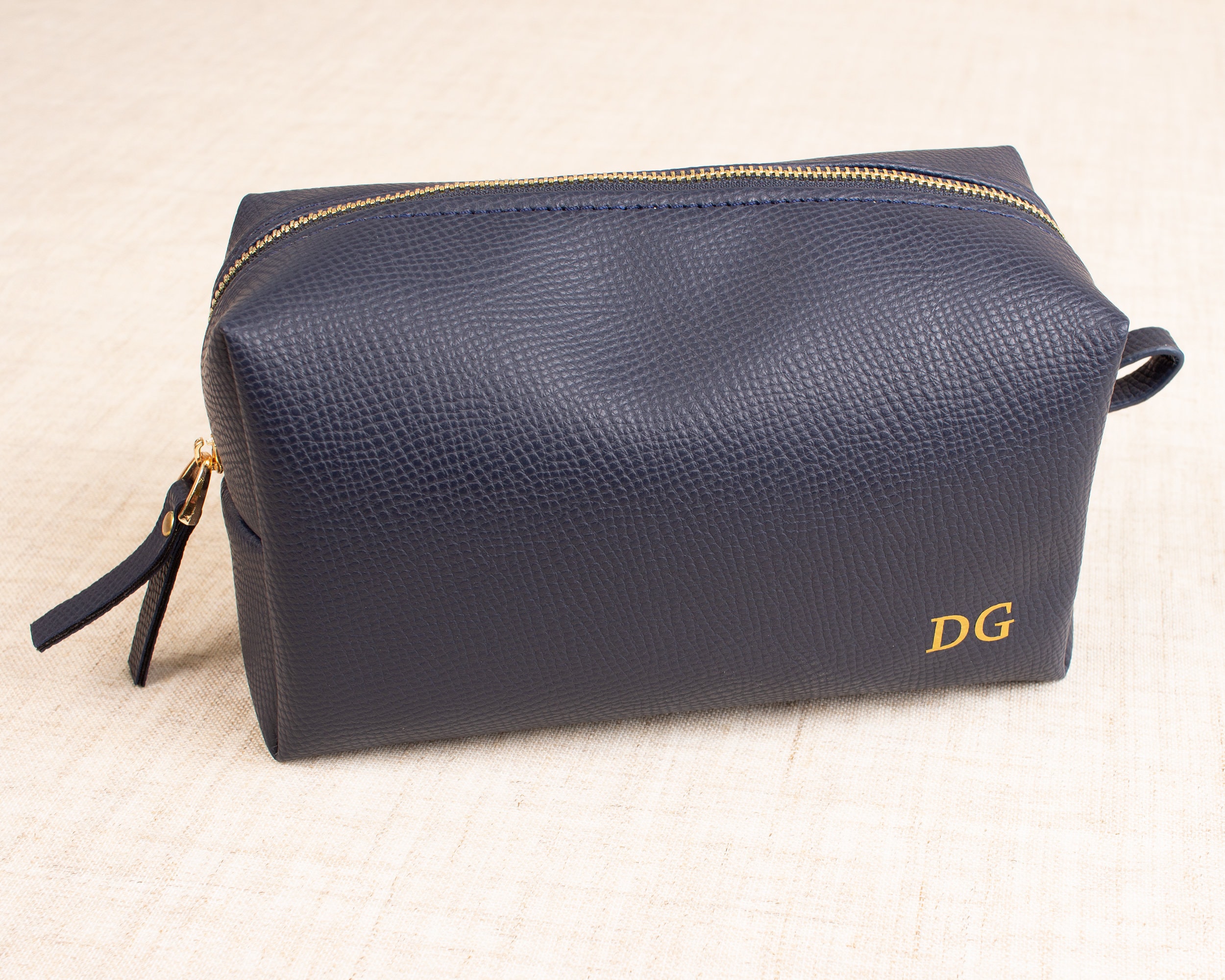 Personalized Bag for Men & Groomsmen : The Perfect Wedding Day Gift for the Modern Groom and his Squad