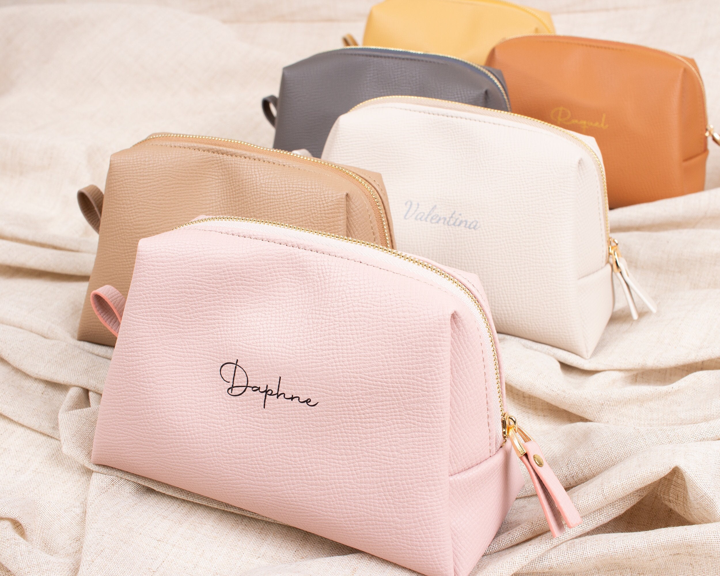 Women Bag Personalized, Wristlet Makeup Bags, Monogram Bag, Initial Pouch, Customized Toiletry Bag, Dopp Kit for Women, Cosmetic Organizer