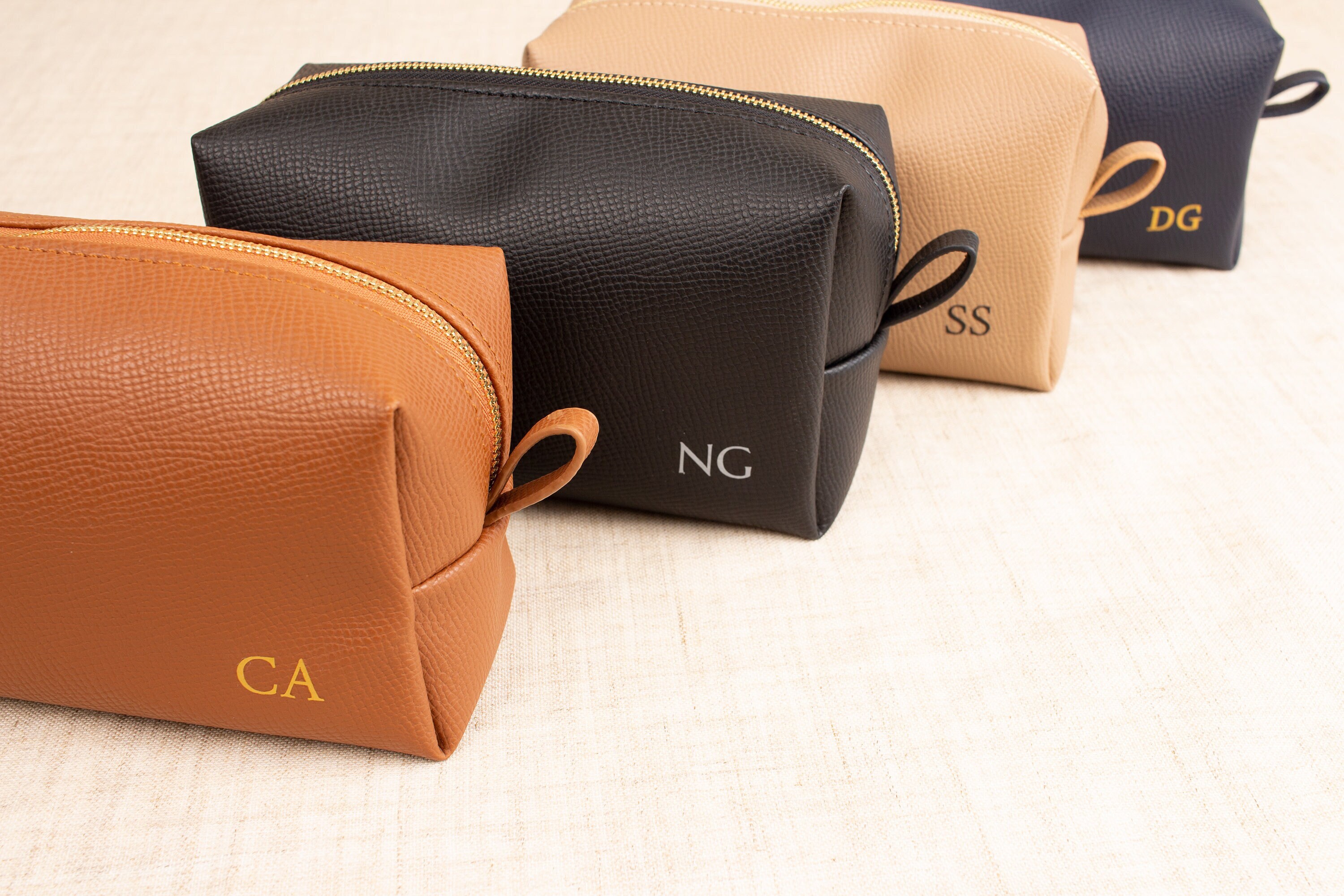 Personalized Bag for Men & Groomsmen : The Perfect Wedding Day Gift for the Modern Groom and his Squad