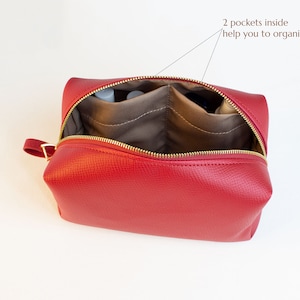 Sac personnalisé pour demoiselles d'honneur Pochette à maquillage Un cadeau élégant et personnalisable pour les enterrements de vie de jeune fille ou de garçon image 3