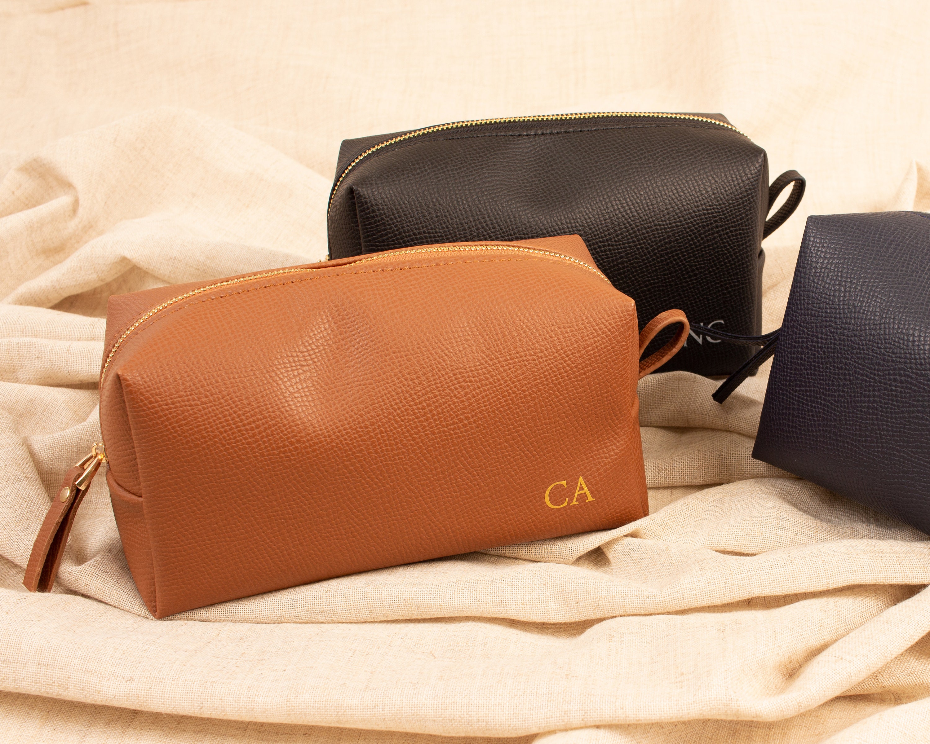 Personalized Bag for Men & Groomsmen : The Perfect Wedding Day Gift for the Modern Groom and his Squad