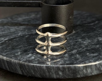 Metal Spine Ring, Layered Ring, Spinal Column Ring, Stainless Steel Rings, Unisex Ring, Silver Abstract Rings, Abstract Ring, Statement Ring