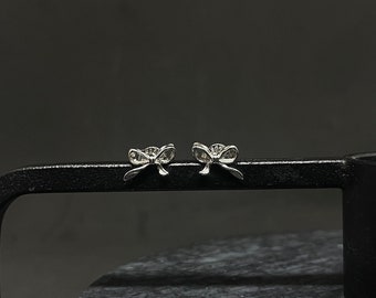 Tiny 925 Sterling Silver Bow Earrings, Minimalist Knot Earrings, Simple Dainty Ribbon Earrings, Minimalist Sterling Silver Earrings