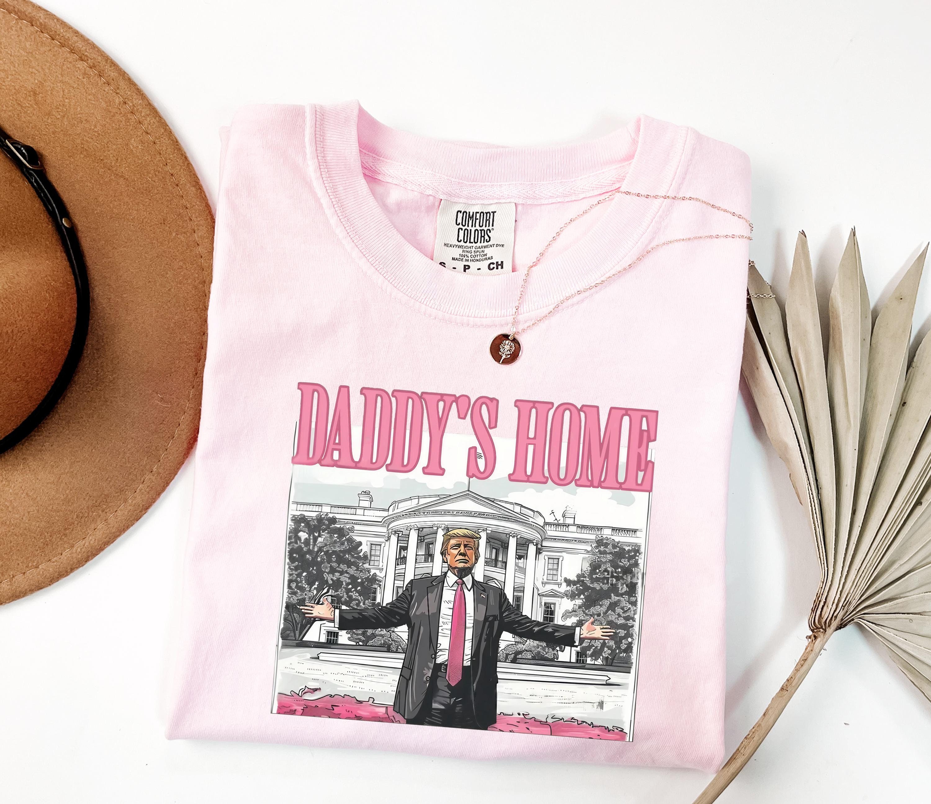 Camiseta Comfort Colors® "Daddy's Home", camiseta preppy de Trump, camiseta "Make America Great Again", camiseta política, camiseta electoral, camiseta divertida de Trump 2024