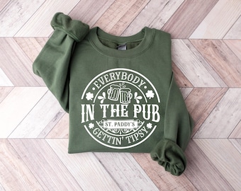 Everybody In The Pub Getting Tipsy Shirt, Funny St Pattys Day Shirt, Cute St Patrick's Day, St. Patrick's Day Gift, Irish shirt