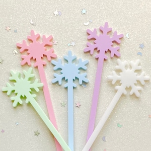Christmas Drink Stirrers| Snowflake Cocktail Stirrers| Christmas Swizzle Sticks| Holiday Drink Decor| Acrylic Beverage Sticks
