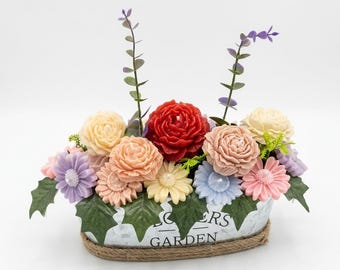 Velas aromáticas en arreglo floral con cera de soja