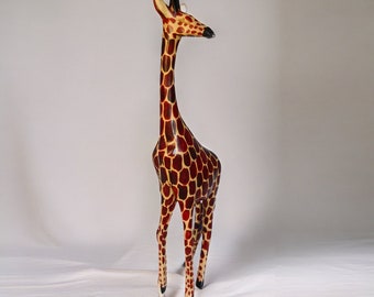 Exotische Eleganz: Handgefertigte Holz-Giraffe - 45 cm Höhe