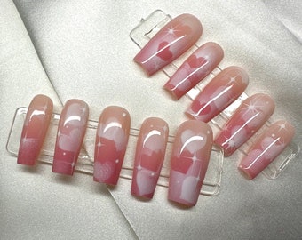 Airbrush 90’s heart nails